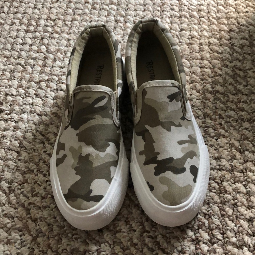 Camo tenni shoes